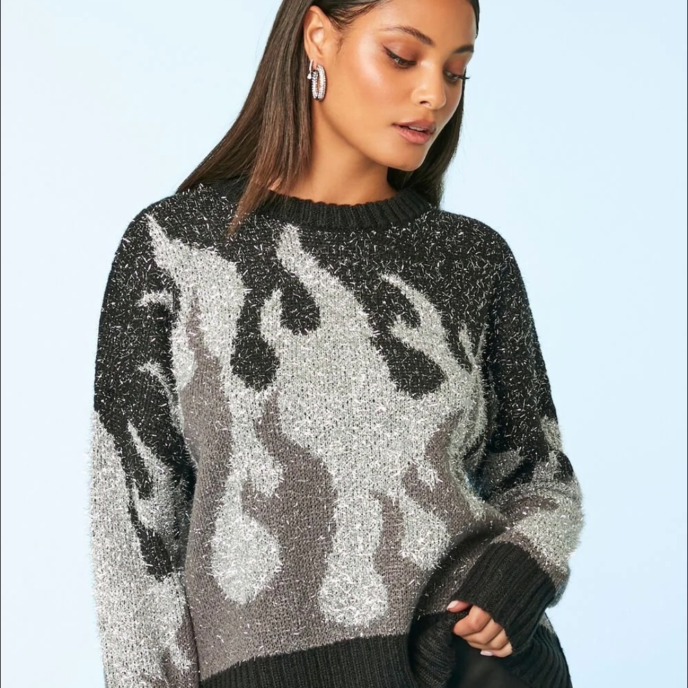 Women's Black and Gray Crew Neck Sweater